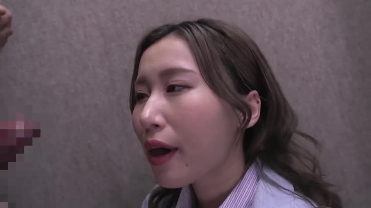 與女上司獨處… 暴風雨夜讓回家變得困難，職業女性和不起眼的部下在禁忌的辦公室性行為中 8名參與，共240分 - AV大平台 - 中文字幕，成人影片，AV，國產，線上看
