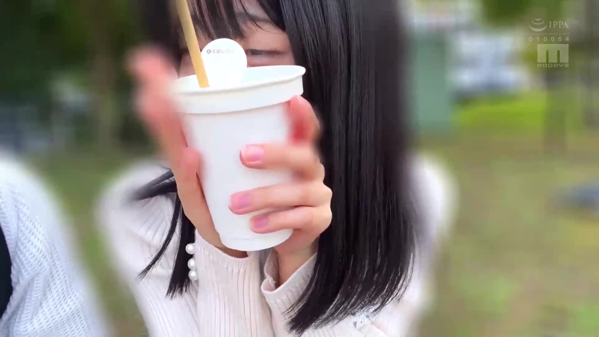 第一次兩人獨處過夜約會，你素顏也很可愛，我們拍攝了真實生動的濃厚性愛影片。輝星綺羅 - AV大平台 - 中文字幕，成人影片，AV，國產，線上看