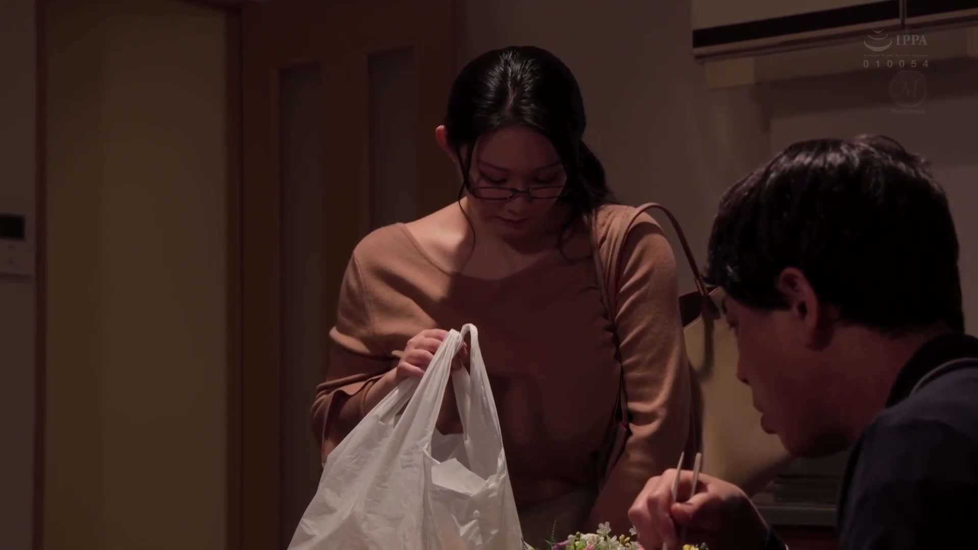 I&#039;m always being eaten away on my way to work... N-cup busty wife who keeps getting caught up in the bad guys in the neighborhood Jogasaki Momose - AV大平台-Chinese Subtitles, Adult Films, AV, China, Online Streaming