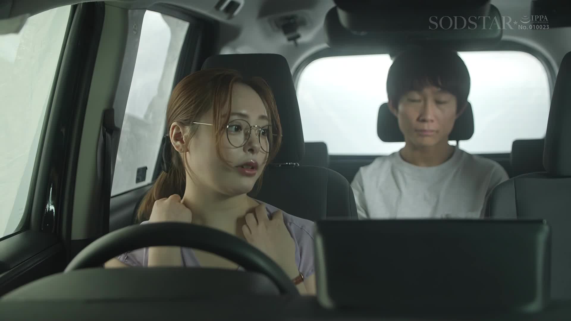A lewd, beautiful real estate lady with beautiful butts who came to check out the property to live together, slutty boyfriend and makes her cum inside her. - AV大平台-Chinese Subtitles, Adult Films, AV, China, Online Streaming
