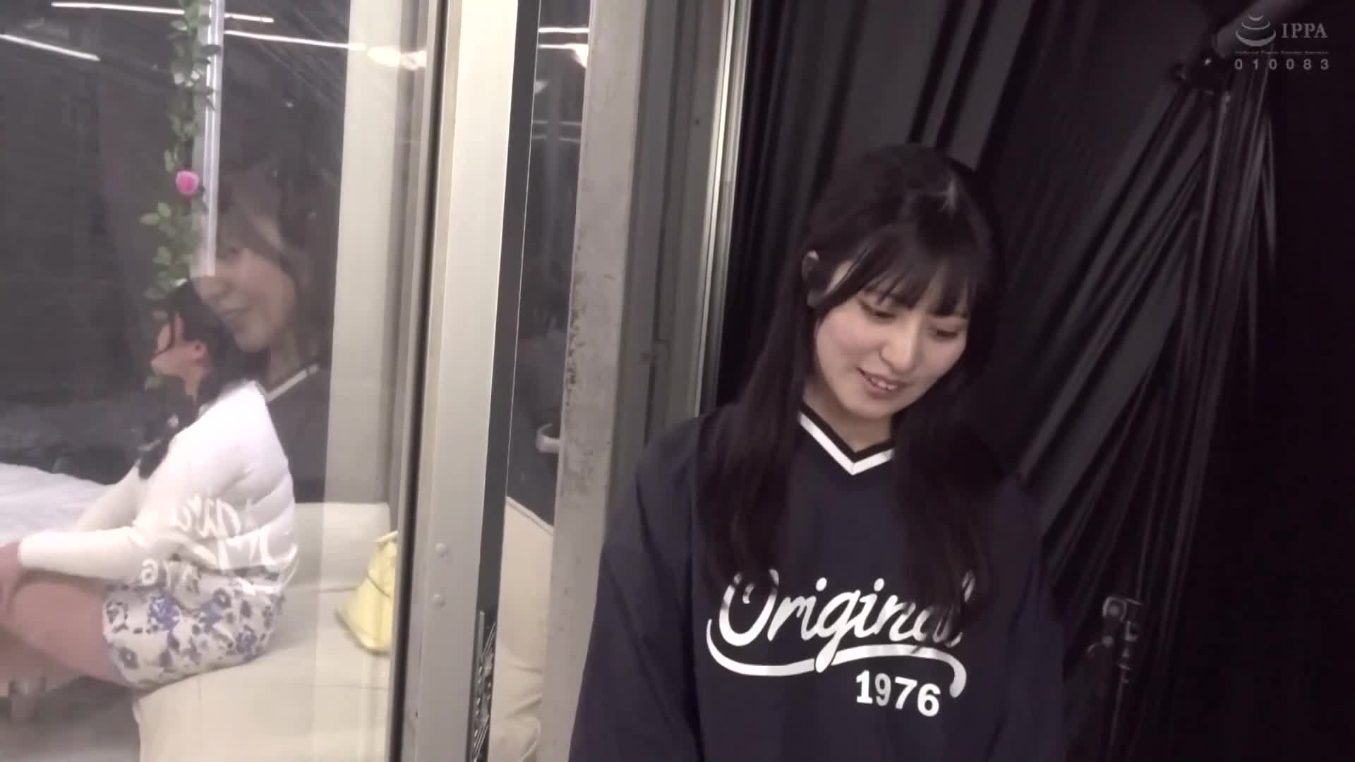Escape from the MM issue: A female college student&#039;s friendship string project Call a friend on the phone within 30 minutes to &#039;substitute&#039; and escape from the closed room! Once the time limit has passed, the big dick will be fucked immediately! 11 With a hard piston that won&#039;t stop even if you cum,... - AV大平台-Chinese Subtitles, Adult Films, AV, China, Online Streaming