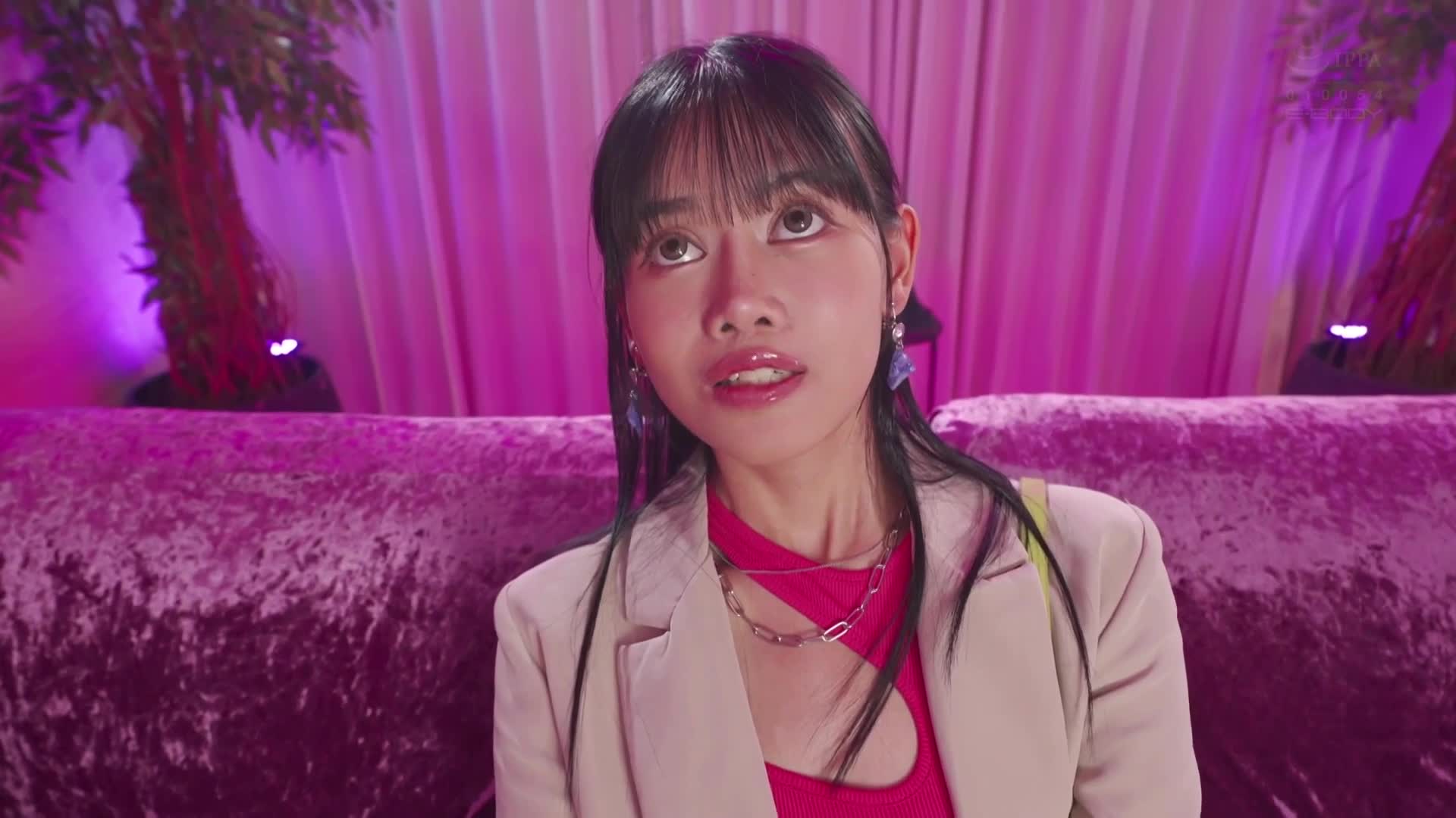Height: 171cm, B: 90cm (F), Inseam: 84cm, 9-head, smiling model body. Active bunny girl, big-breasted newcomer. AV debut, Rem Hachiba. - AV大平台-Chinese Subtitles, Adult Films, AV, China, Online Streaming
