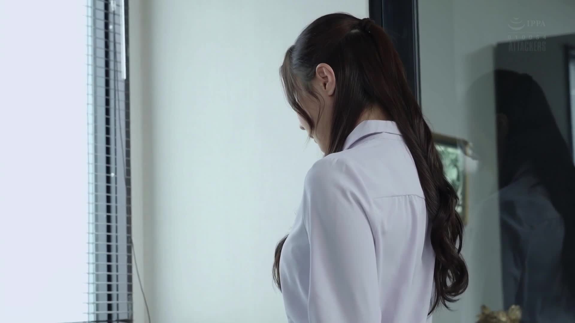 乳头、阴蒂和阴道都在快感的边缘上被反覆挑逗，直到忍耐到极限，自愿恳求后，达到最高潮的绝顶，被无限制地持续高潮的已婚OL。白峰美羽 - AV大平台-中文字幕,成人影片,AV,国产,线上看