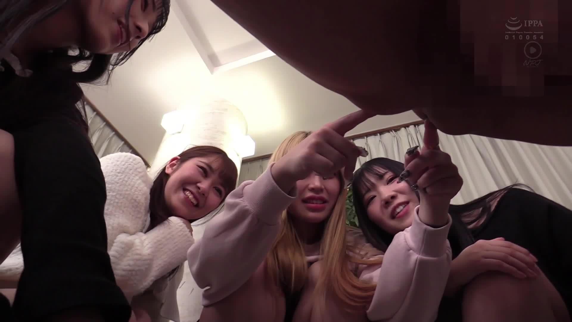 想看阴茎的素人女孩们vol.2 那个传说中的CFNM企划！复活第2弹！ ！让我们一起享受女孩们对阴茎的可爱性反应。 - AV大平台-中文字幕,成人影片,AV,国产,线上看