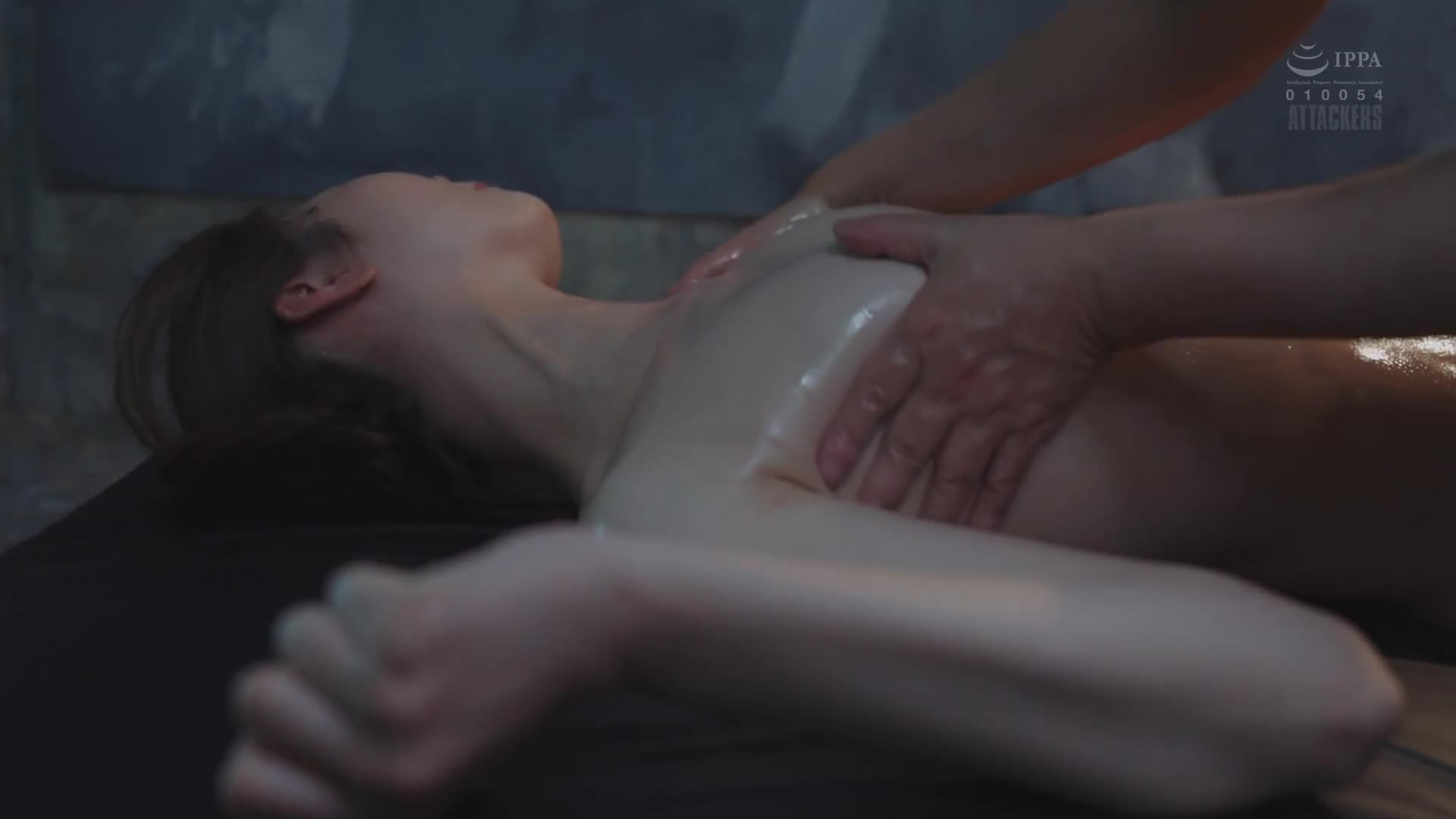 [AI解码版]一名已婚女侦探在儿子被绑架七年后重返工作岗位，却因服用催情药而变得放荡不羁 夏目彩春 - AV大平台-中文字幕,成人影片,AV,国产,线上看