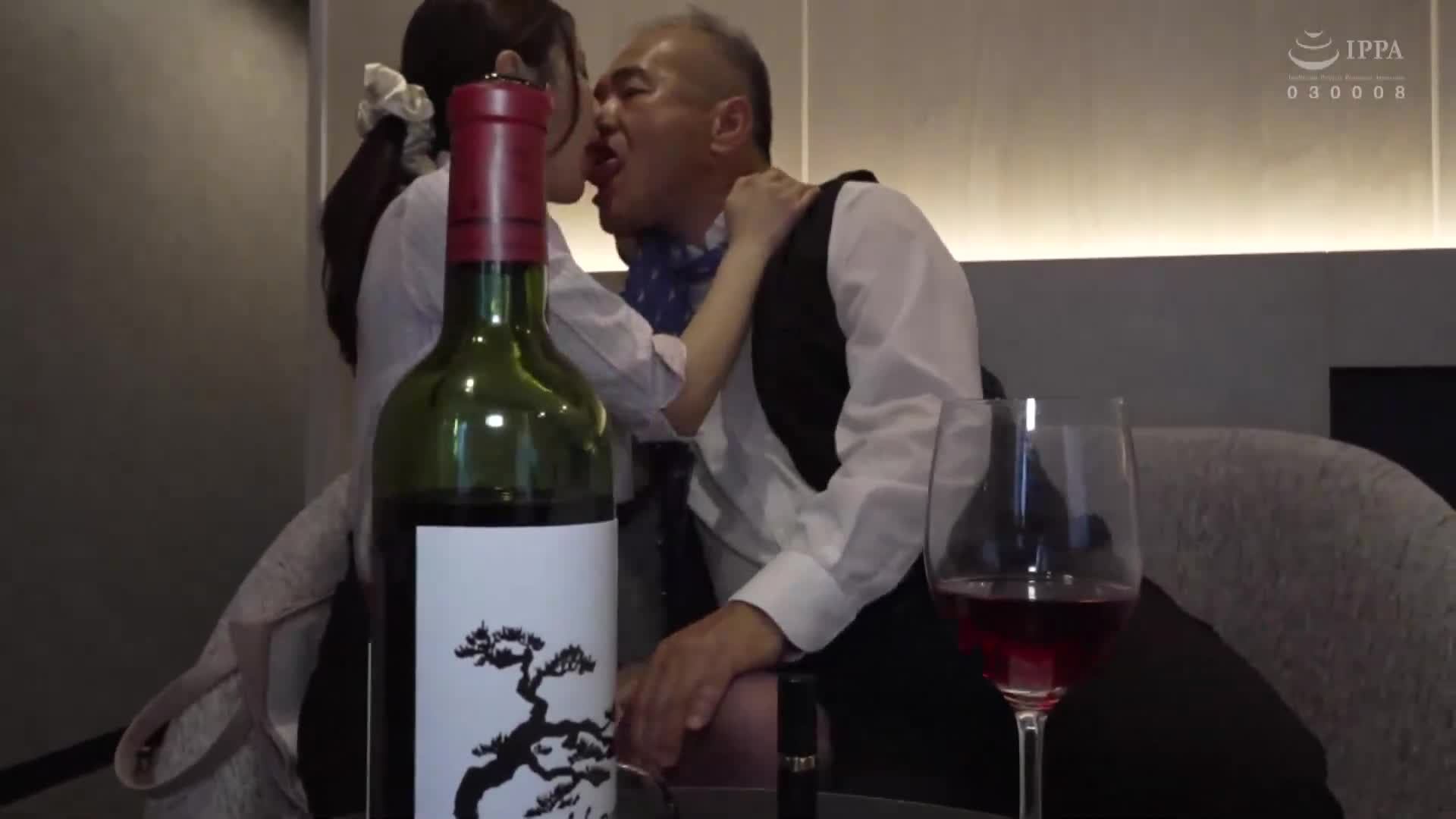 性感生物蟒蛇：舔到骨头的魅舌职业女性用黏性口水贴身舌吻恶搞潮湿！水端麻美 - AV大平台-中文字幕,成人影片,AV,国产,线上看