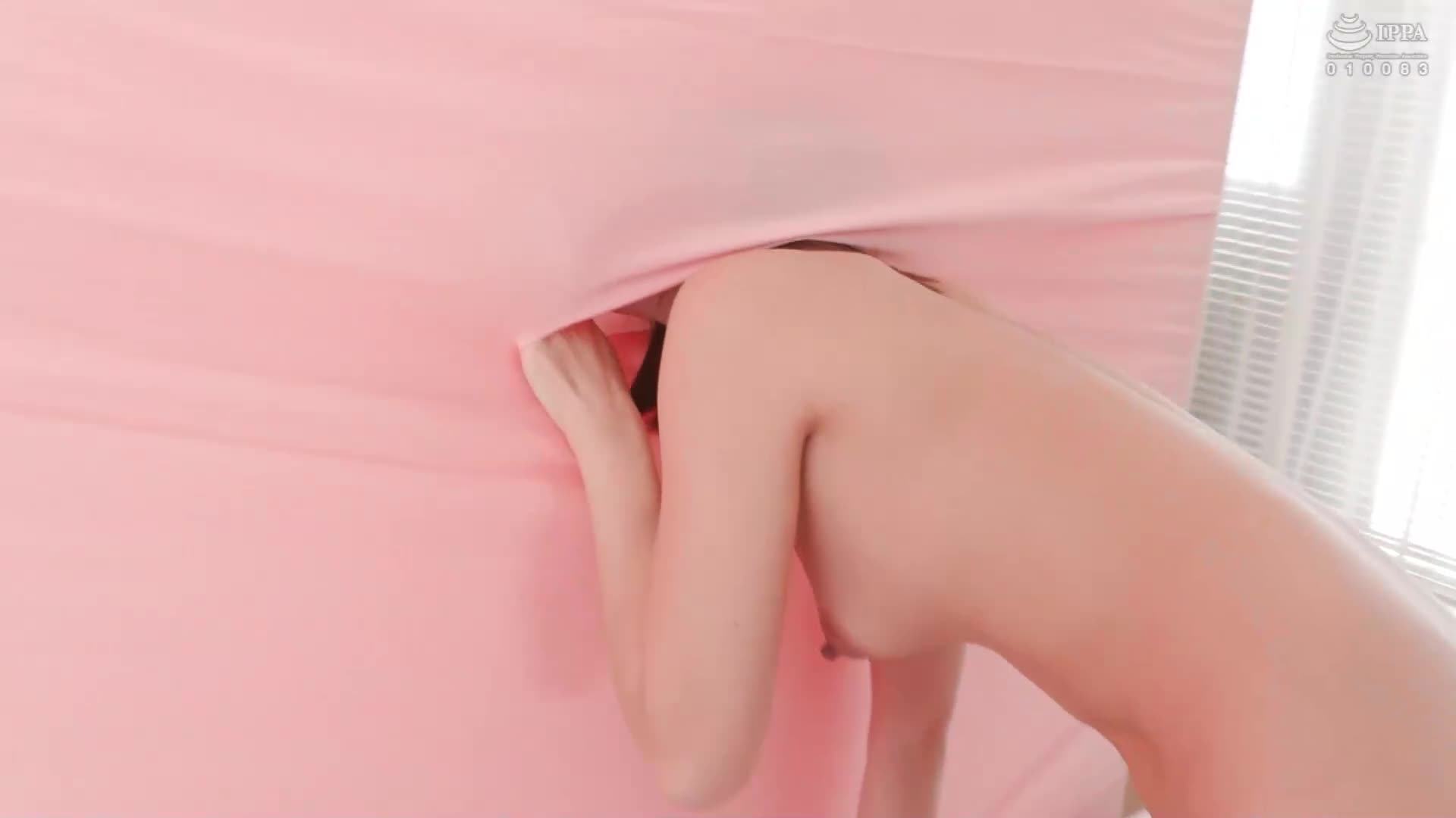 一般男女监控AV 面对的是丈夫/身体却受NTR！2 在丈夫一无所知的情况下，出现在墙壁孔中，只露出脸的人妻，以大鸡鸡做连续内射，不被发现！ - AV大平台-中文字幕,成人影片,AV,国产,线上看