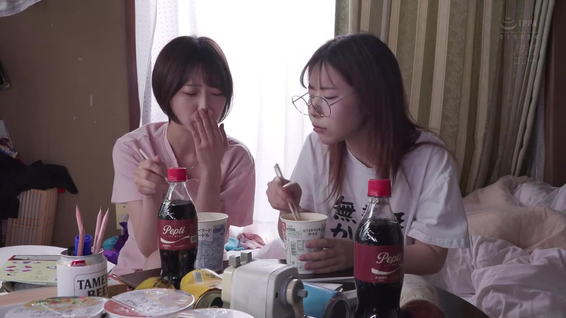 我不知怎么回事就被住在垃圾房间的三十岁腐女子Les控偷走了心和身体 - 【四畳半公寓Les控】那贺崎雪音沙月恵奈 - AV大平台-中文字幕,成人影片,AV,国产,线上看