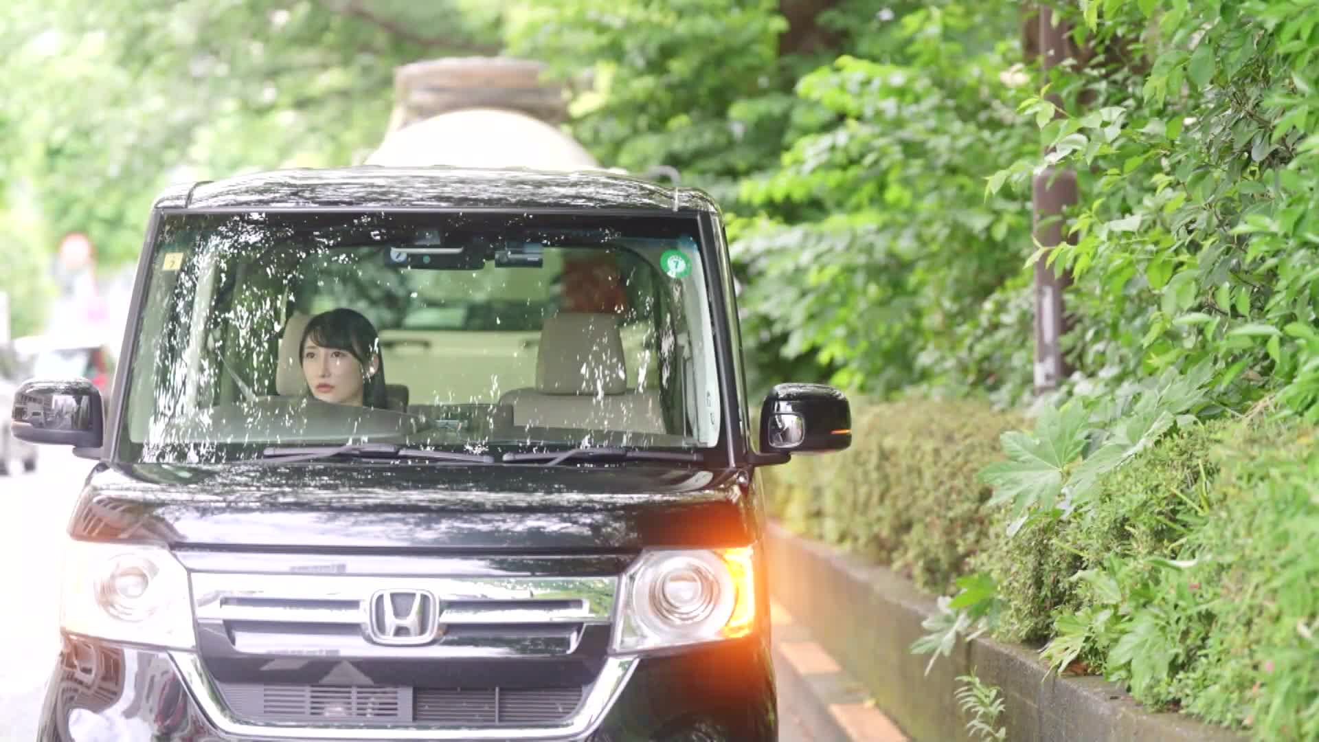 教練車上與教練濃情接吻難以忘懷…即使拿到駕照也不斷暗地交會 ，彼此熱情燃燒，讓窗戶都起霧，慾望激烈，雪代美鳳 - AV大平台 - 中文字幕，成人影片，AV，國產，線上看