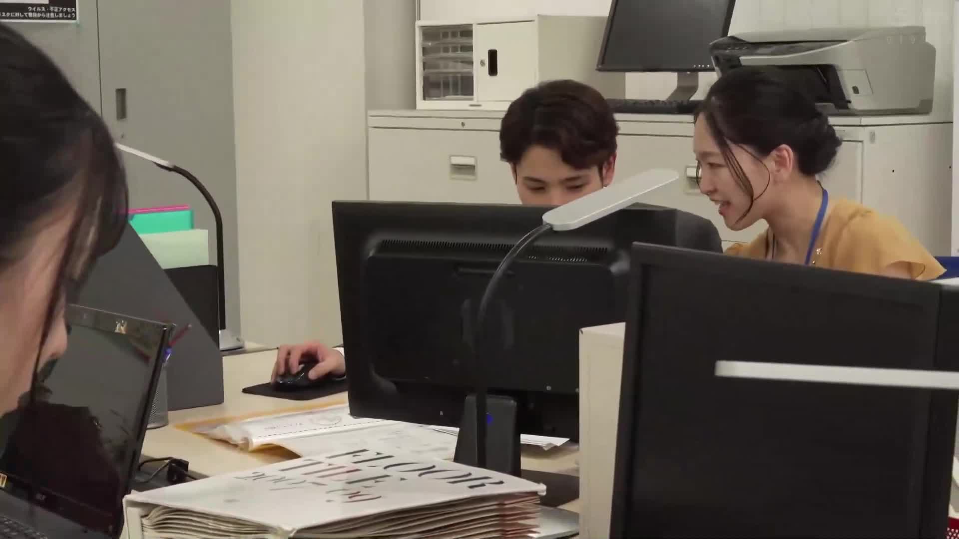 「你造成了這個勃起，負起責任來處理吧！」引誘男人的五位無意識女性【因和男友吵架前來留宿的毫無防備女友】【工作中過於無防備的前輩和後輩女性員工】【沒穿胸罩的青梅竹馬】【無意識露底褲的護士】。 - AV大平台 - 中文字幕，成人影片，AV，國產，線上看