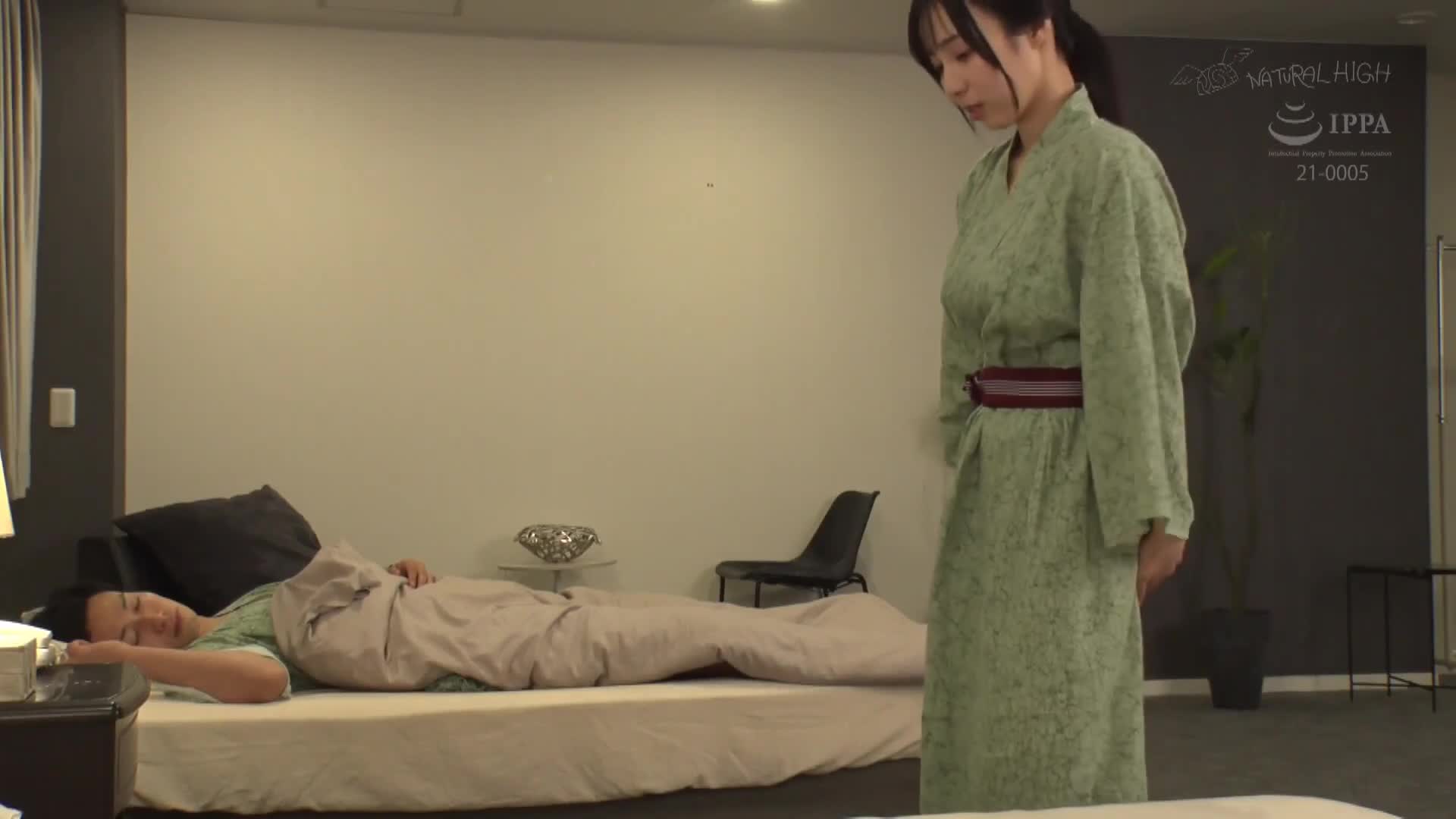 [AI解碼版]即使有丈夫在身邊，卻被緩慢刺激的按摩激發出性慾的妻子難以拒絕內射 - AV大平台 - 中文字幕，成人影片，AV，國產，線上看